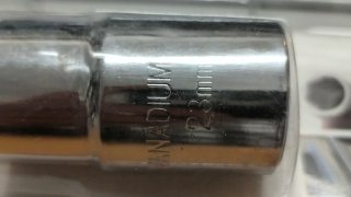 Llave telescópica extensible para ruedas