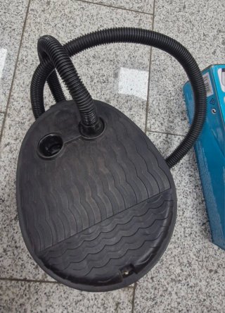 Inflador de pie para colchones/barcas