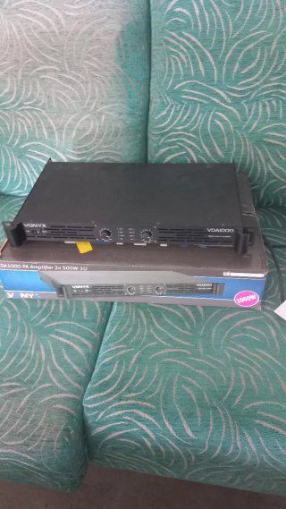 Amplificador Vonyx VDA1000 2x 500W 1U