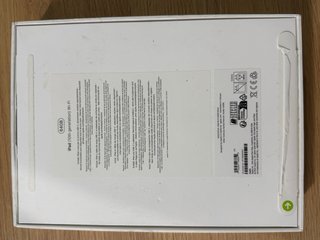iPad 10 64GB + Logitech Combo Touch Plata