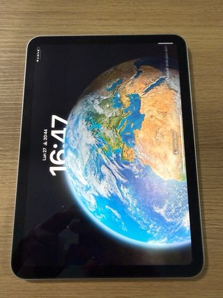 iPad 10 64GB + Logitech Combo Touch Plata