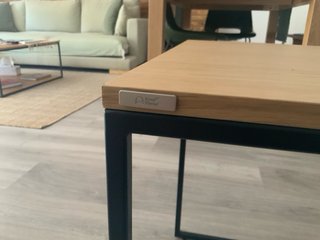 Mesa auxiliar KAVE HOME Yoana chapa roble y metal