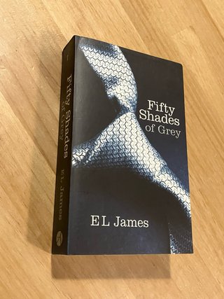 Fifty Shades of Grey. E. L. James.