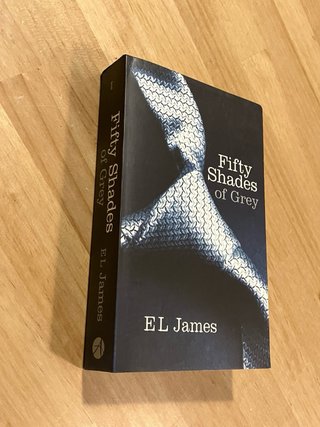 Fifty Shades of Grey. E. L. James.