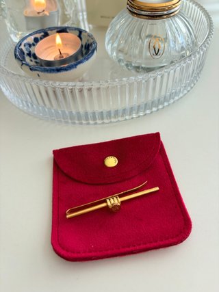 Pasador de corbata Loewe vintage dorado anagrama