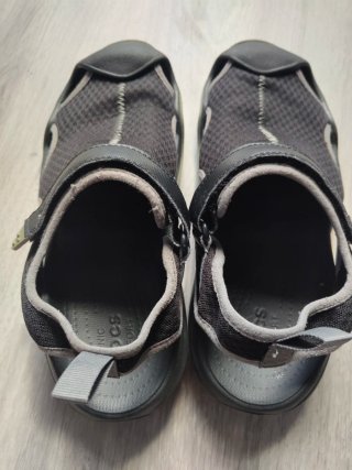 Sandalias Crocs Negras y Grises