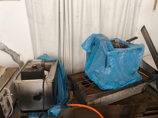 Cocina industrial, plancha y freidoras