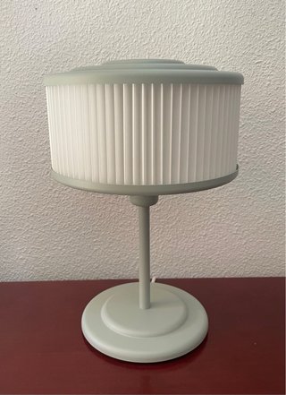 Lámpara de mesa IKEA Remtang verde/blanca