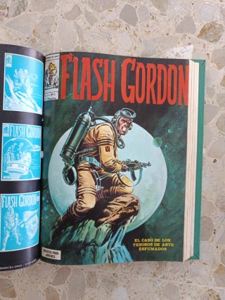 Comics Flash Gordon Están encuadernados en un tomo