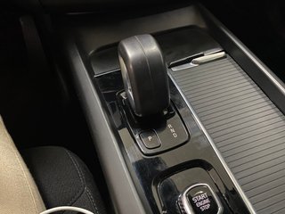 Volvo XC60 B4 Momentum Pro 4x2 2.0D 197CV MHEV!!!!