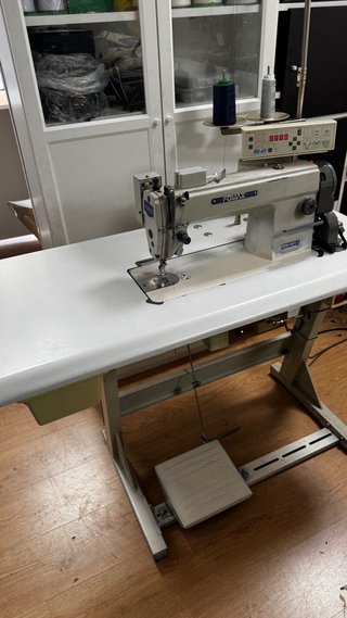 Máquina de coser industrial