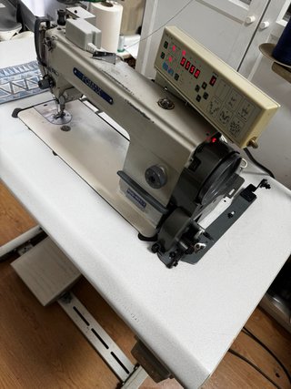 Máquina de coser industrial