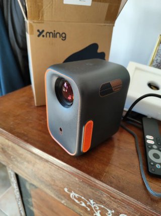 Proyector Xming Negro y Naranja