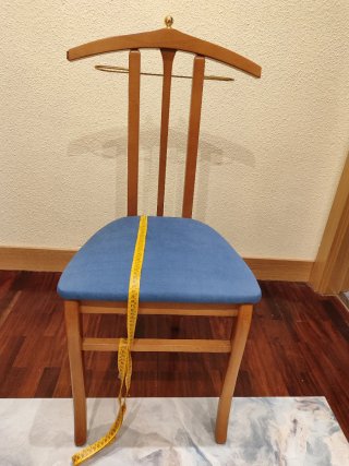 Silla galán de madera y tela azul