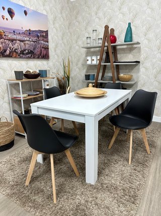 Mesa y 4 Sillas Comedor