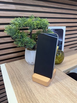 iPhone 16 Pro Max IMPOLUTO