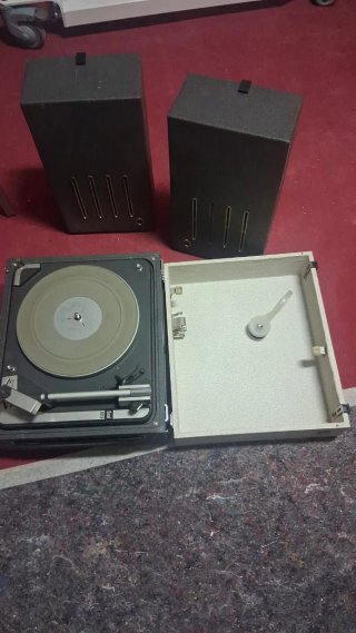 Tocadiscos Dual 1011 con altavoces