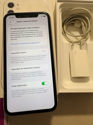 iPhone 11 128GB Blanco + carcasa Magsafe