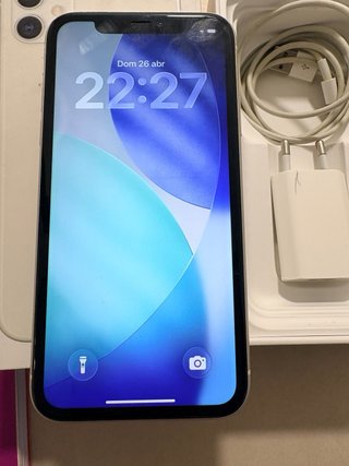 iPhone 11 128GB Blanco + carcasa Magsafe