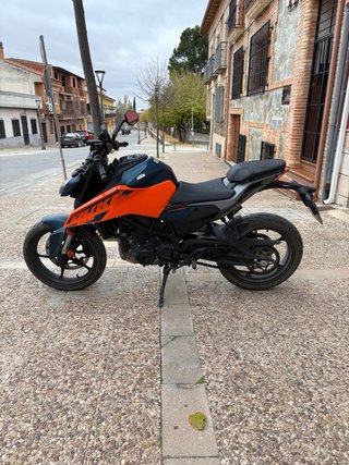 KTM Duke 125cc 2024 Azul/Naranja