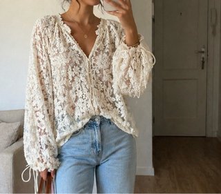 Blusa de encaje beige sin estrenar