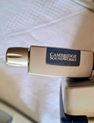 Altavoces Cambridge Soundworks Slim 500