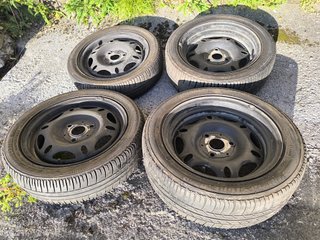 Juego 4 Llantas 14 3 Tornillos con Neumáticos