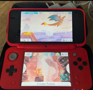 Nintendo 2DS XL Pokeball