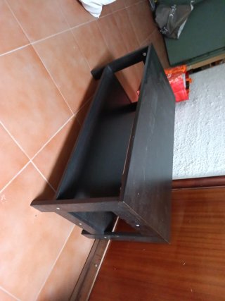 Mesa de centro negra de madera