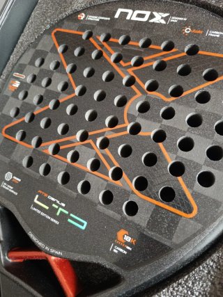 Pala Nox AT10 Edición Limitada 2023