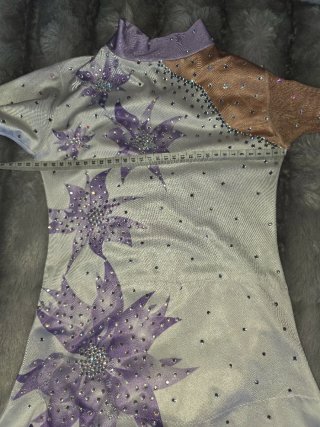 Malla patinaje artístico flores moradas