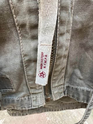 Giacca militare verde con cappuccio