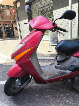 Honda Lead 100cc Scooter - 29000 km