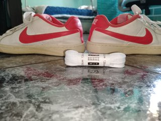 Zapatos Nike ORIGINALES blancos y rojos (conRegal)
