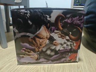 Figura Kuma vs Saint Saturn - One Piece