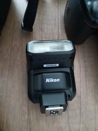 Nikon D3000 + Obiettivo Tamron 70-300mm