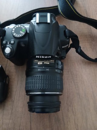 Nikon D3000 + Obiettivo Tamron 70-300mm