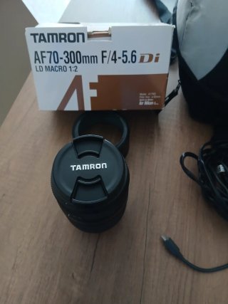 Nikon D3000 + Obiettivo Tamron 70-300mm