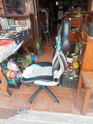 Silla de oficina con ruedas