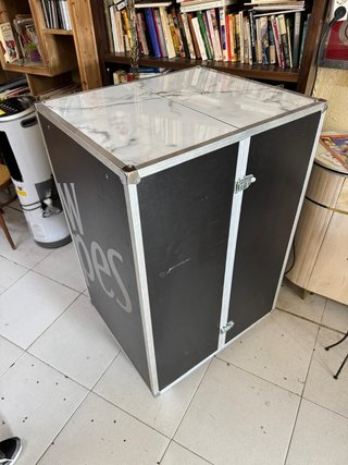 Barra de bar plegable con ruedas