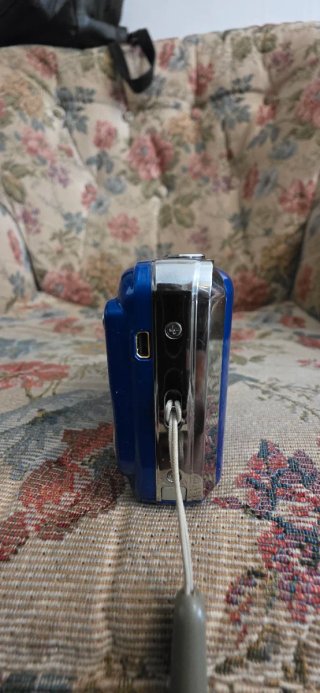 Fujifilm FinePix AV200 Blu