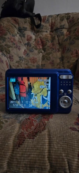 Fujifilm FinePix AV200 Blu
