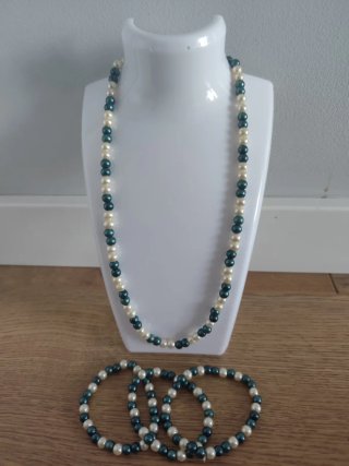 Collar y pulseras