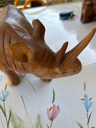 Rinoceronte in legno