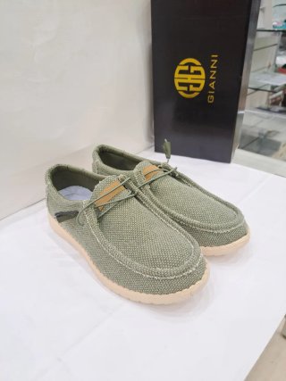 Scarpe in canvas ultra leggere tg. 42 colore verde