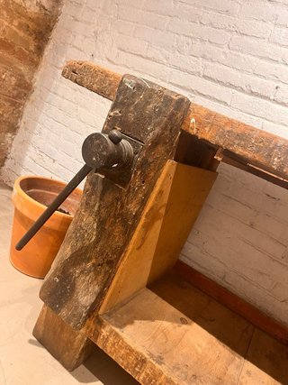 Mesa de carpintero antigua restaurada