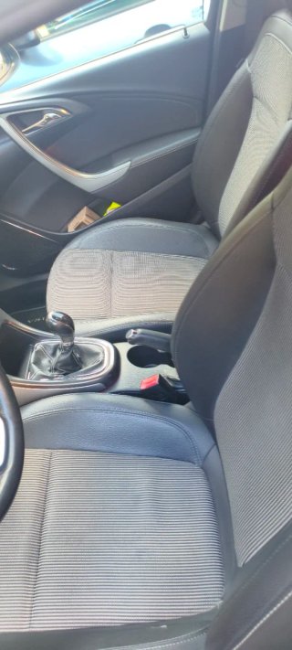 Opel Astra 2012