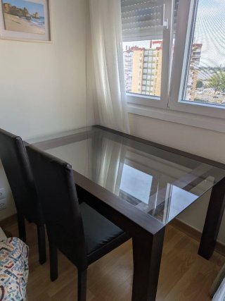 Mesa Comedor Cristal y Madera + 2 Sillas