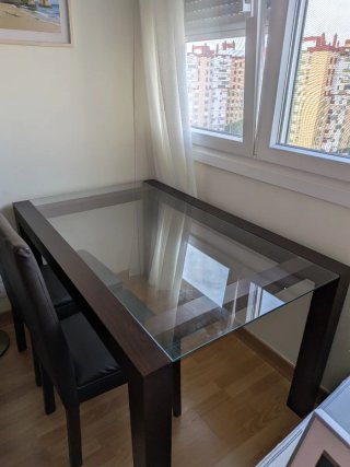 Mesa Comedor Cristal y Madera + 2 Sillas