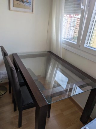 Mesa Comedor Cristal y Madera + 2 Sillas